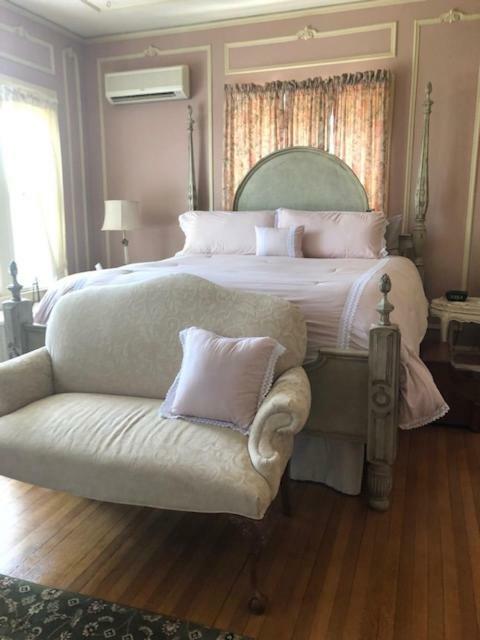 600 Main, A Bed & Breakfast And Victorian Tea Room Toms River Bagian luar foto