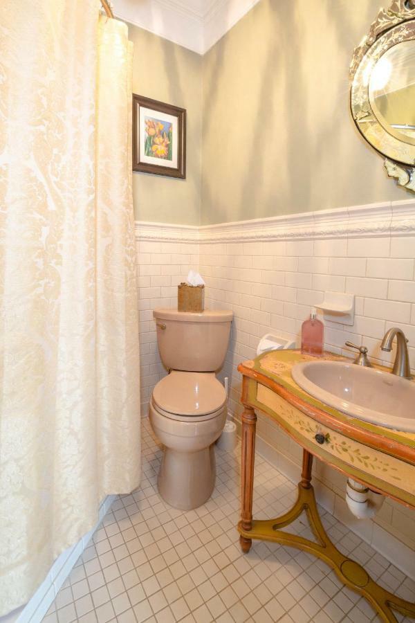 600 Main, A Bed & Breakfast And Victorian Tea Room Toms River Bagian luar foto
